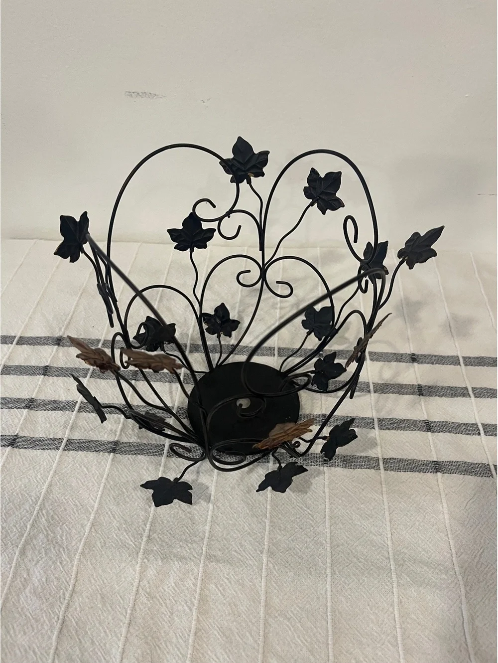 Metal floral wire basket
